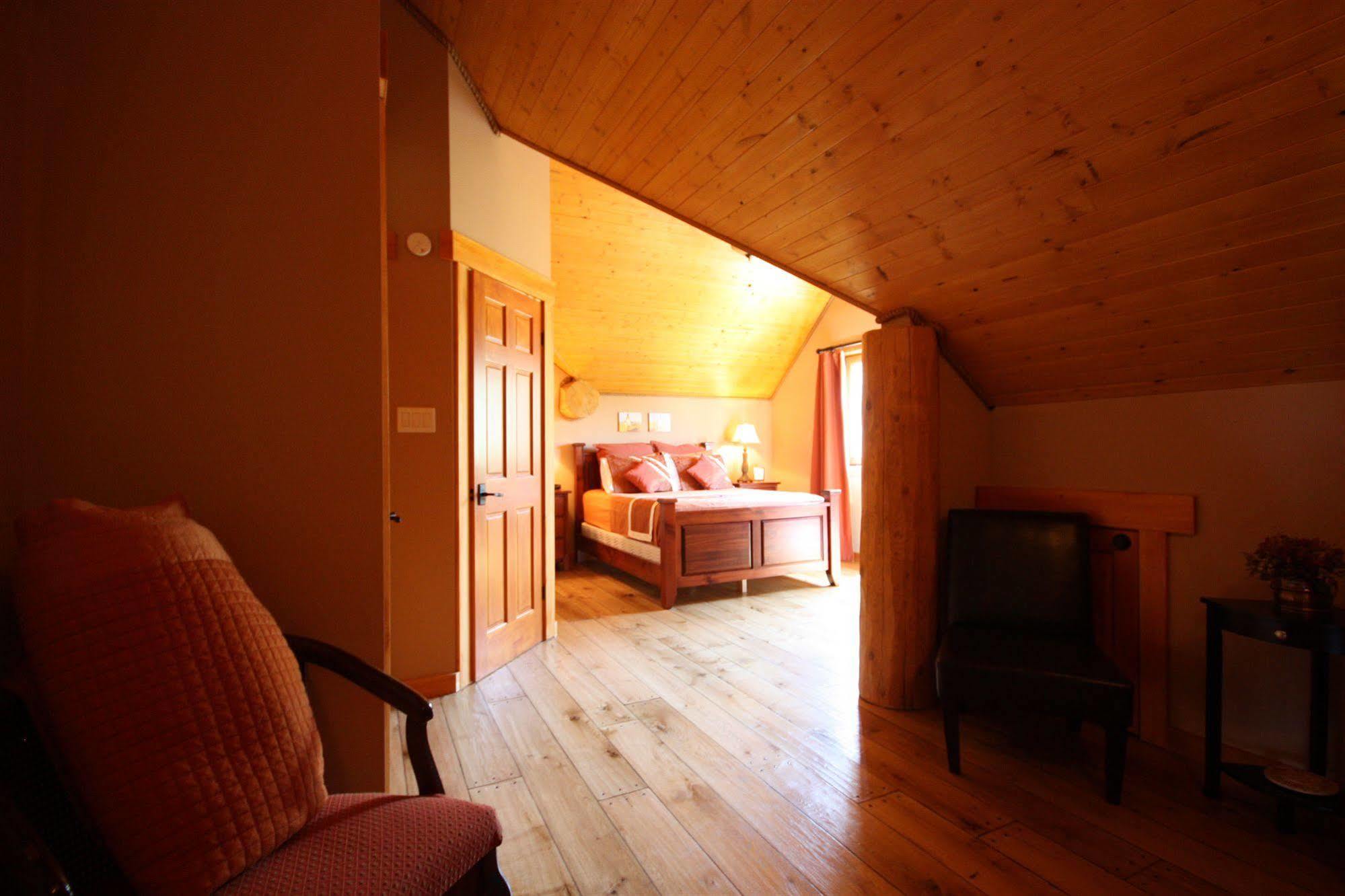 A Okanagan Lakeview Inn كيلوانا المظهر الخارجي الصورة