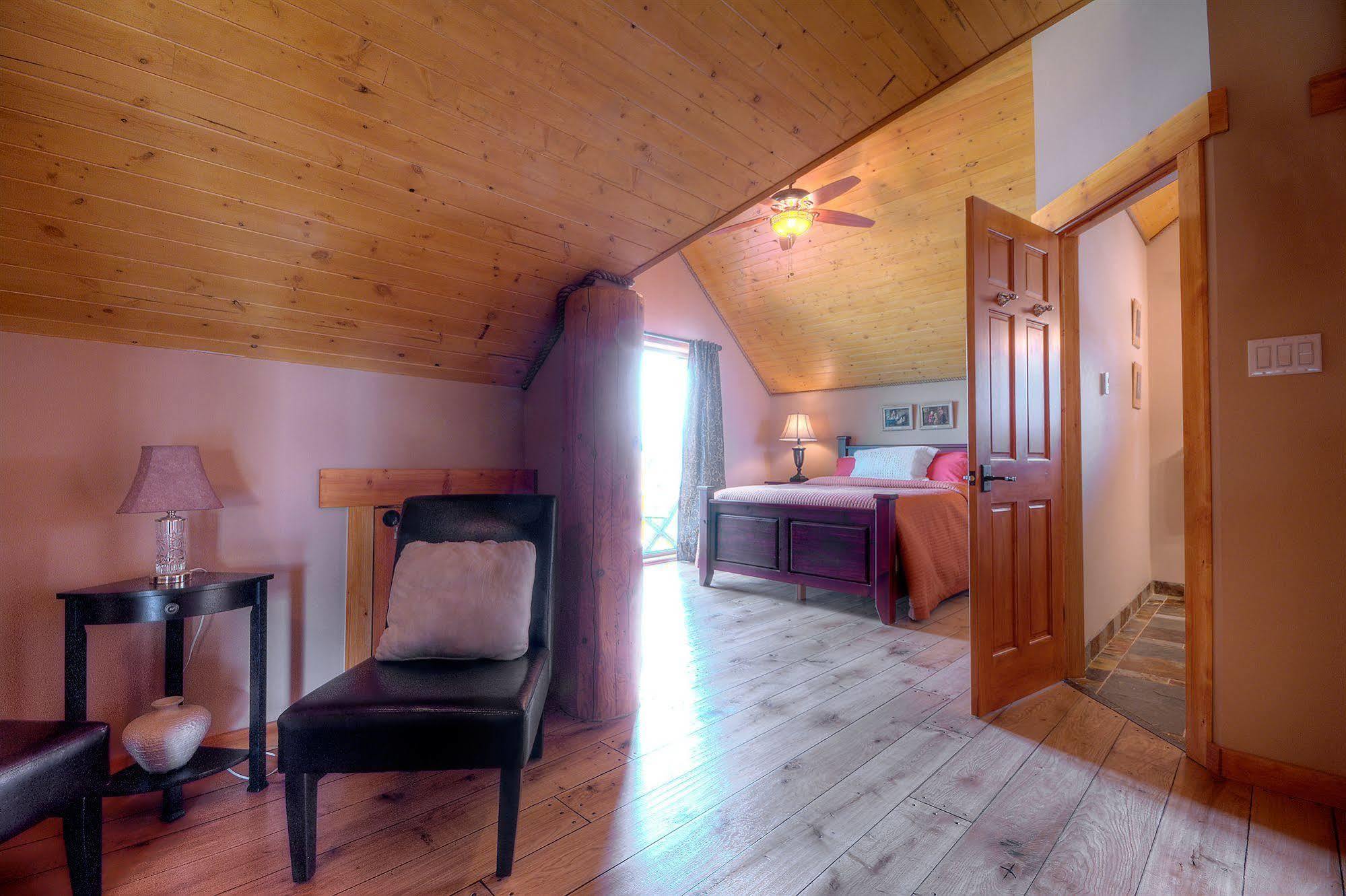 A Okanagan Lakeview Inn كيلوانا المظهر الخارجي الصورة