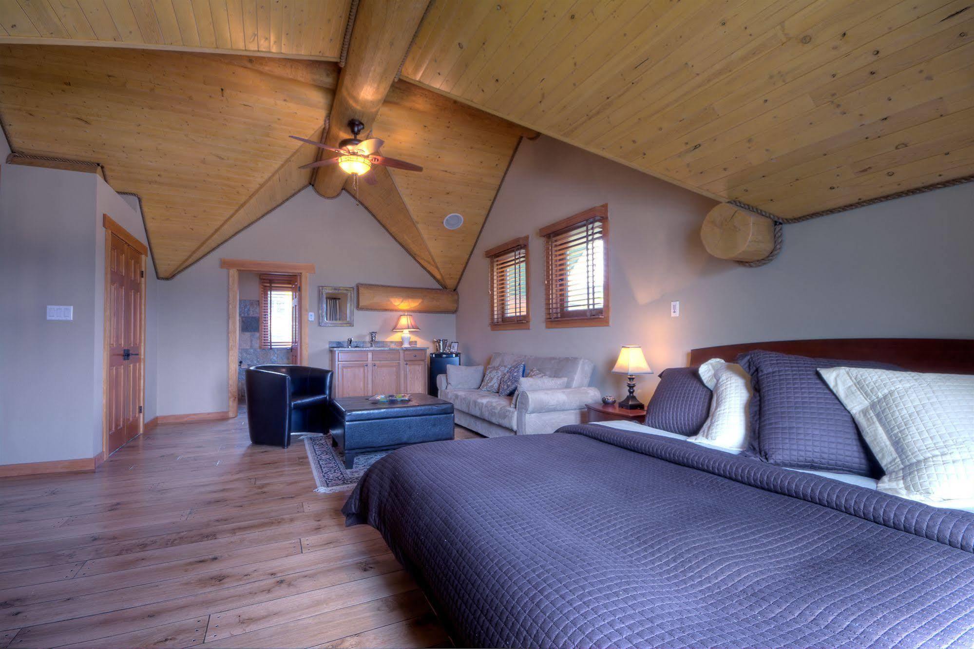 A Okanagan Lakeview Inn كيلوانا المظهر الخارجي الصورة