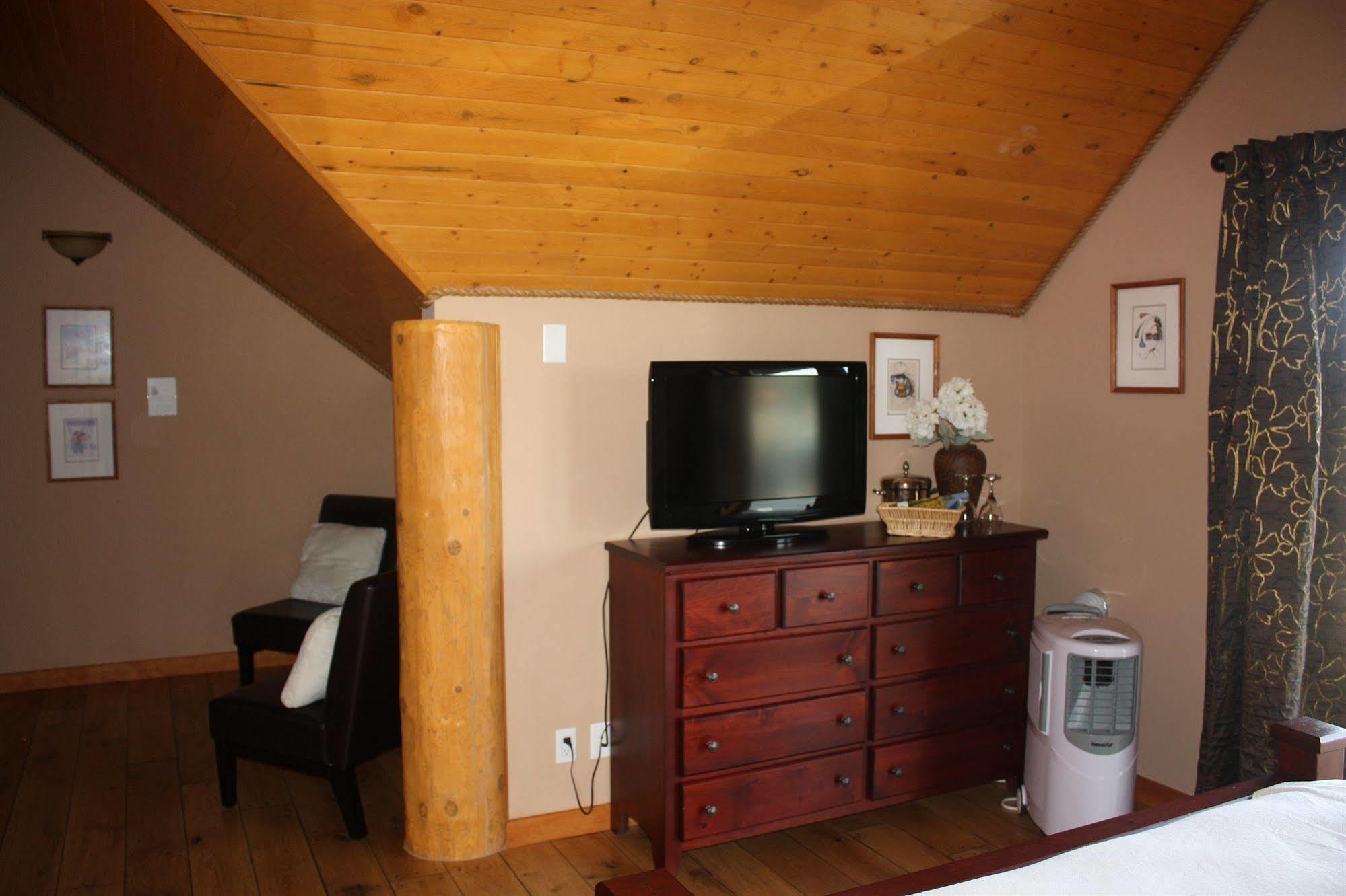 A Okanagan Lakeview Inn كيلوانا المظهر الخارجي الصورة