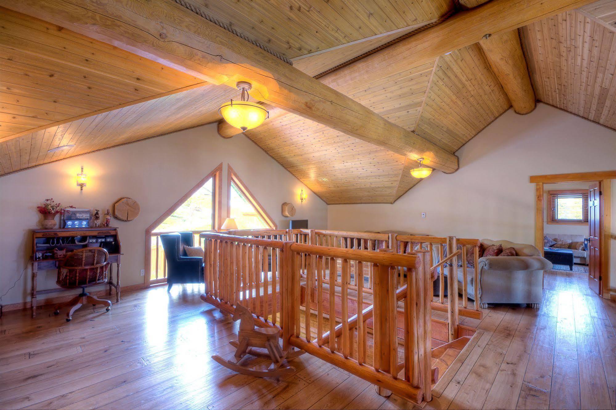 A Okanagan Lakeview Inn كيلوانا المظهر الخارجي الصورة